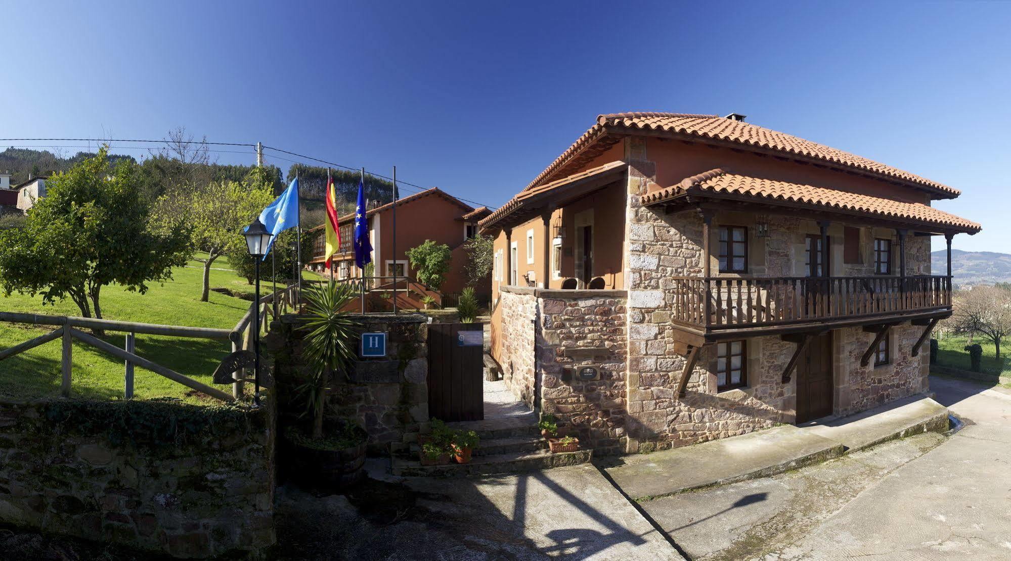 La Corte De Lugas Luaran gambar